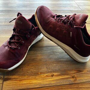 Keen Konnectfit Waterproof Shoes Women's size 10 W Burgundy